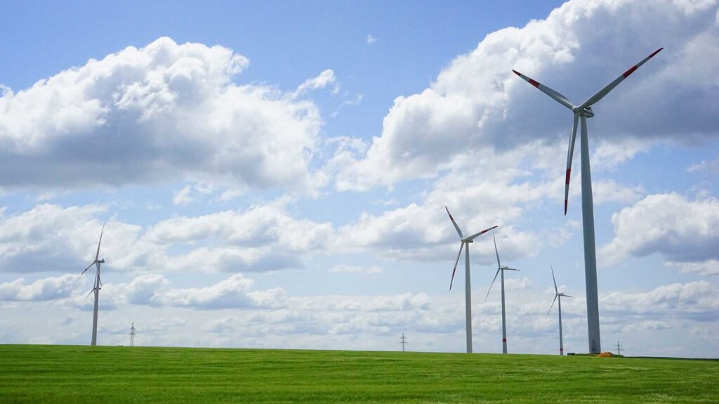 wind turbine pixabay 1